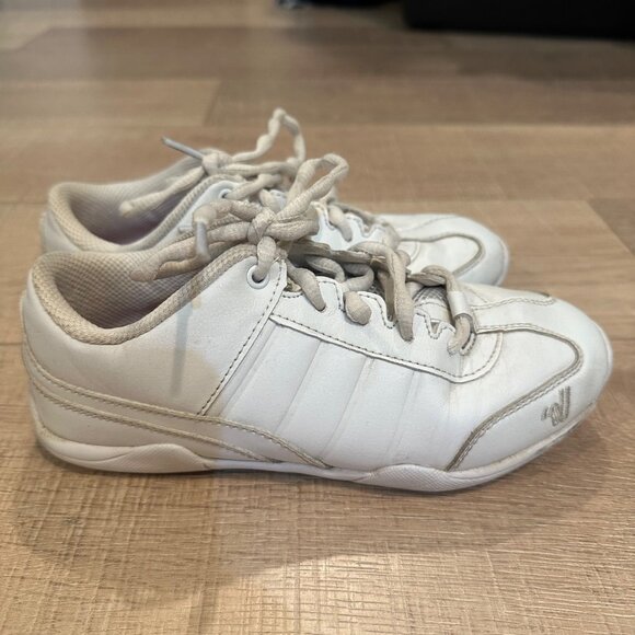 VARSITY CHEERLEADER 109602 WHITE CHEER SHOES  US YOUTH SIZE 4 - Picture 1 of 7